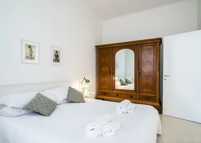 Lovely Cenisio Apartament