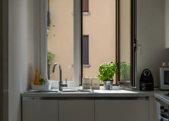 Lovely Cenisio Apartament *